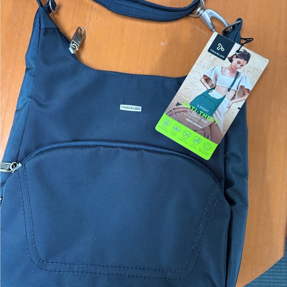 Travelon anti theft bag - Picture 1 of 12